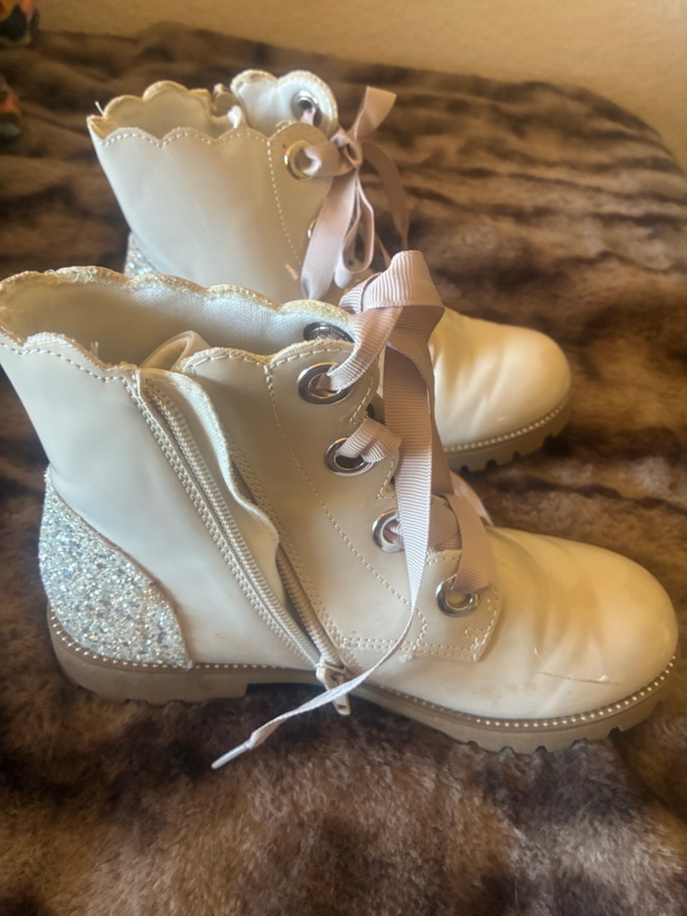 Little girls size 2 boots - Picture 3 of 4